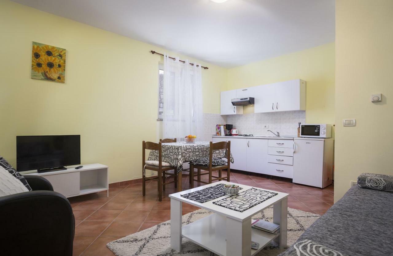 Apartments Ella Rovinj Eksteriør bilde